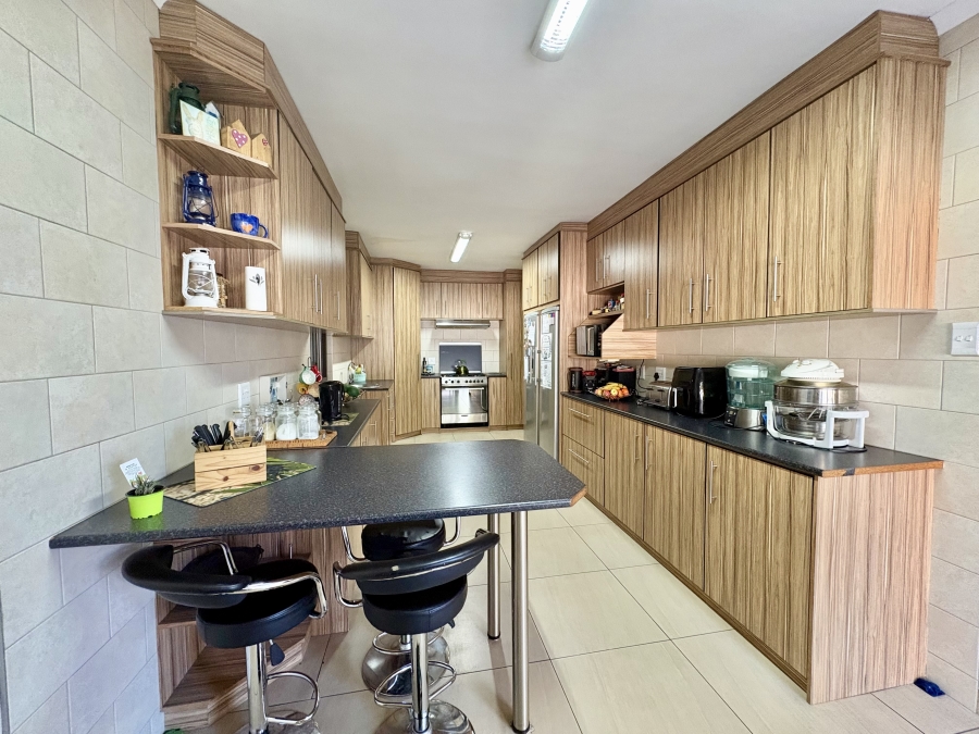 4 Bedroom Property for Sale in Protea Heights Western Cape